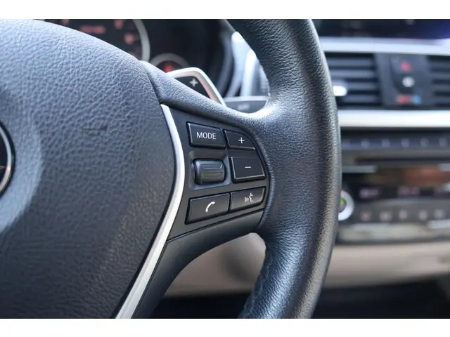 BMW 3 Serie GT 320i High Executive 2020 Benzine 25