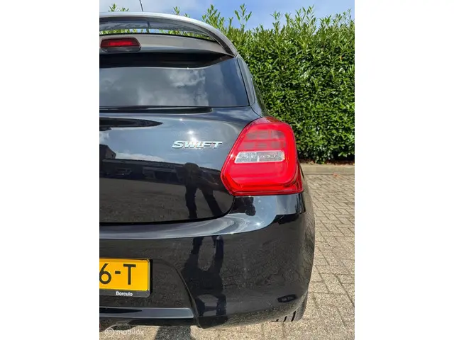 Suzuki Swift 1.0 Stijl Automaat km 81000 2018 Benzine 10