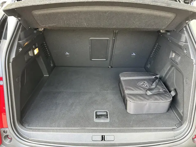 Peugeot 3008 1.6 HYbrid 225 GT 2023 Hybride Benzine 34