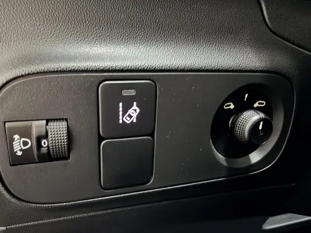 Citroën C3 1.2 Automaat, CarPlay S&S Shine 2017 Benzine 18