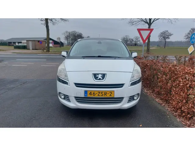Peugeot 5008 1.6 THP Active 7p. 2013 Benzine 9