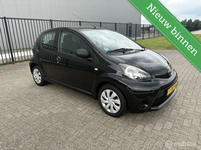 Toyota Aygo 1.0 VVT-i Access 2014 Benzine 1