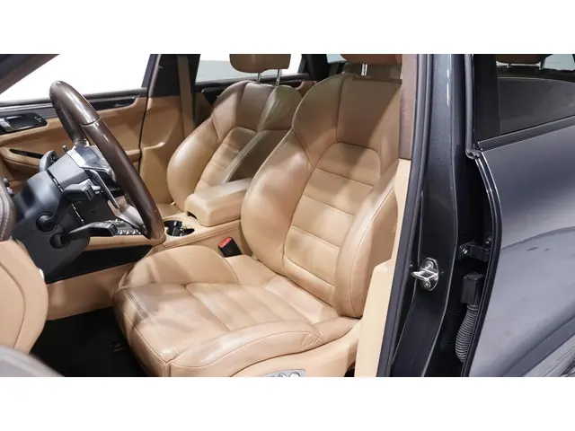 Porsche Macan 3.0 GTS 2016 Benzine 36