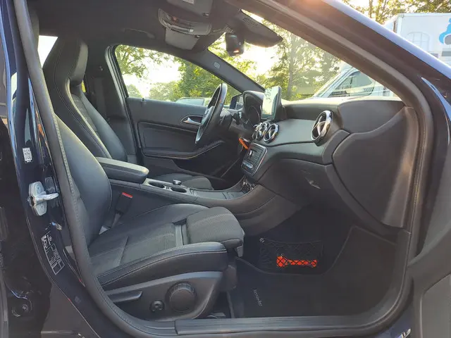 Mercedes-Benz GLA 180 Activity Edition 2017 Benzine 15