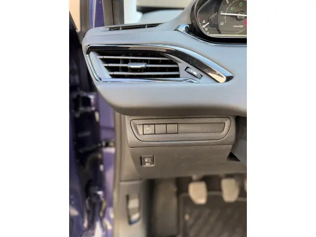Peugeot 208 1.2 PureTech Blue Lion 2018 Benzine 34
