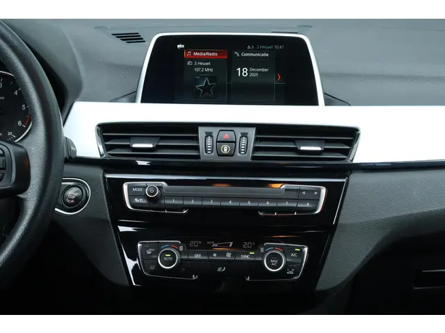 BMW X1 sDrive18d Executive 2017 Diesel 31