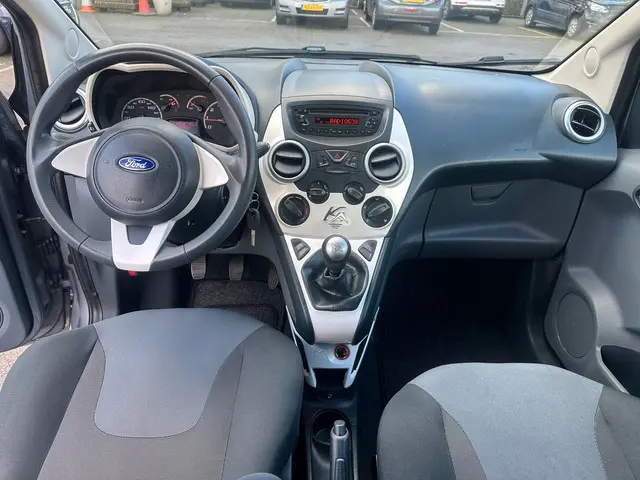 Ford Ka 1.2 Style start/stop , airco , 110.000 km 2014 Benzine 8