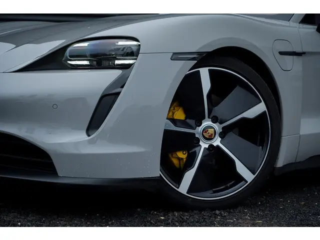 Porsche Taycan 79 kWh 2021 Elektrisch 42