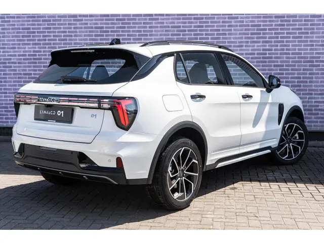 Lynk & Co 01 1.5 Core 2025 Hybride Benzine 13