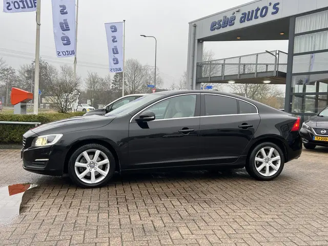 Volvo S60 1.5 T3 Automaat Nordic+ 2016 Benzine 2