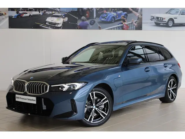 BMW 3 Serie Touring 330e 2025 Hybride Benzine 32