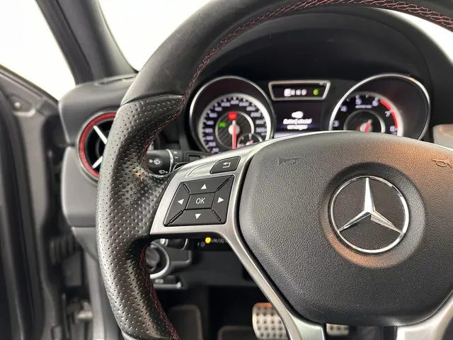Mercedes-Benz GLA AMG 45 4MATIC 2015 Benzine 19