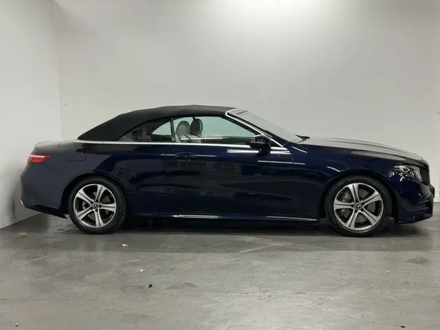 Mercedes-Benz E-Klasse Cabrio 300 AMG LINE 2018 Benzine 14