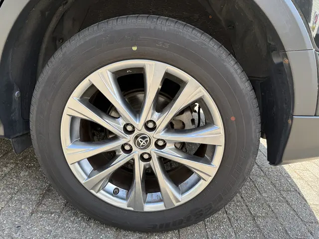 Toyota RAV4 2.5 Hybrid AWD Energy 2018 Hybride Benzine 32