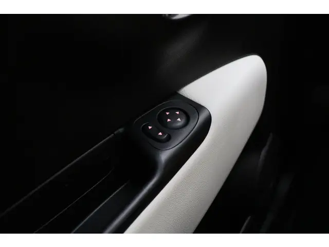 Fiat 500 1.0 Hybrid Dolcevita 2021 Benzine 18