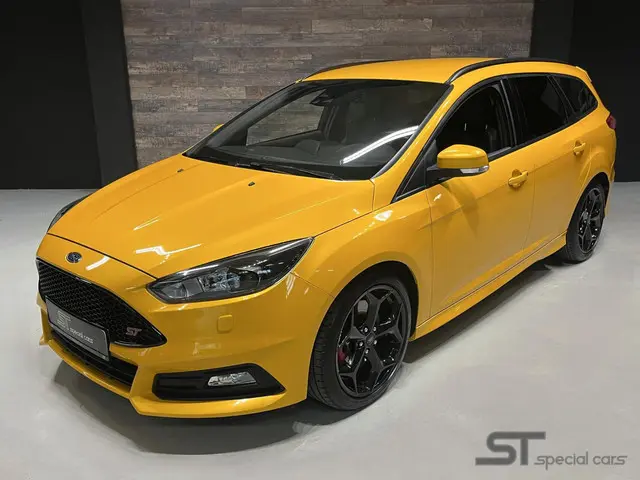 Ford Focus Wagon 2.0 ST-3|Uniek|ALERT 2015 Benzine 8