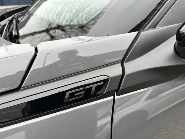 Peugeot 2008 1.2 Hybrid 145 PK GT 2025 Hybride Benzine 43