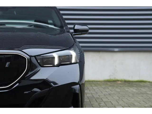 BMW i5 eDrive40 2025 Elektrisch 35