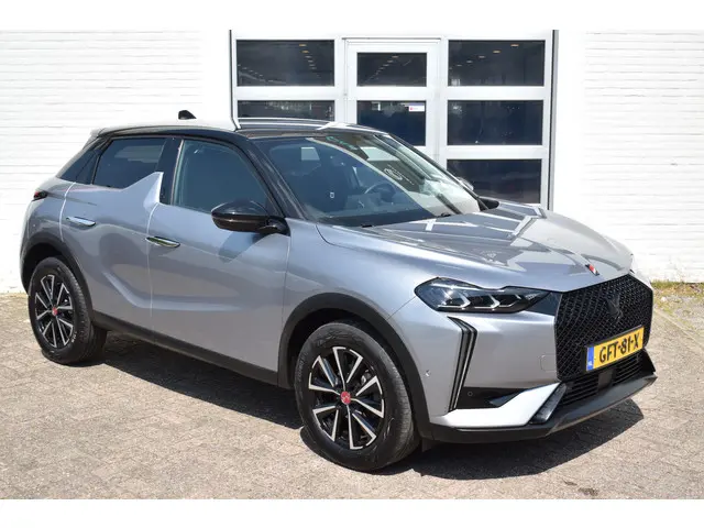 DS DS 3 PureTech 130 EAT8 Performance Line 2024 Benzine 4
