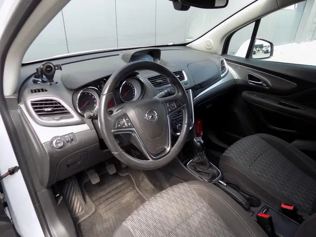 Opel Mokka 1.4 T Cosmo 6-Bak 2014 Benzine 13