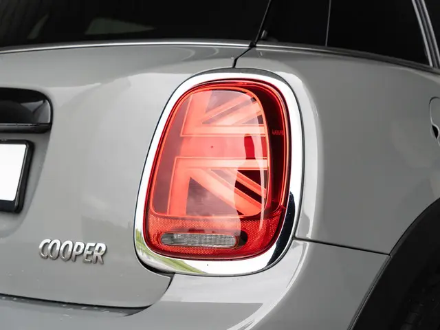 MINI 5-Deurs Cooper Aut. 2020 Benzine 38