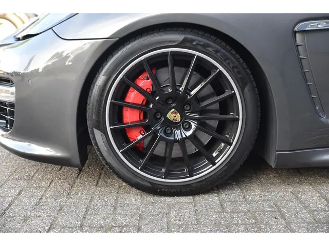 Porsche Panamera 4.8 GTS 2012 Benzine 40