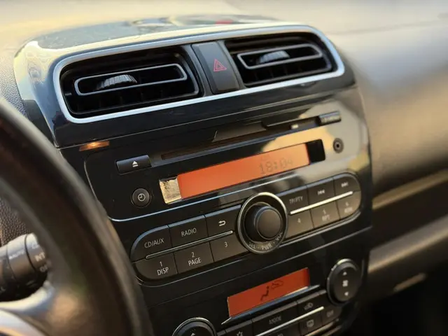 Mitsubishi Space Star 1.0 Bright 2015 Benzine 13