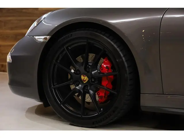 Porsche 911 3.8 Carrera 4S 2013 Benzine 21