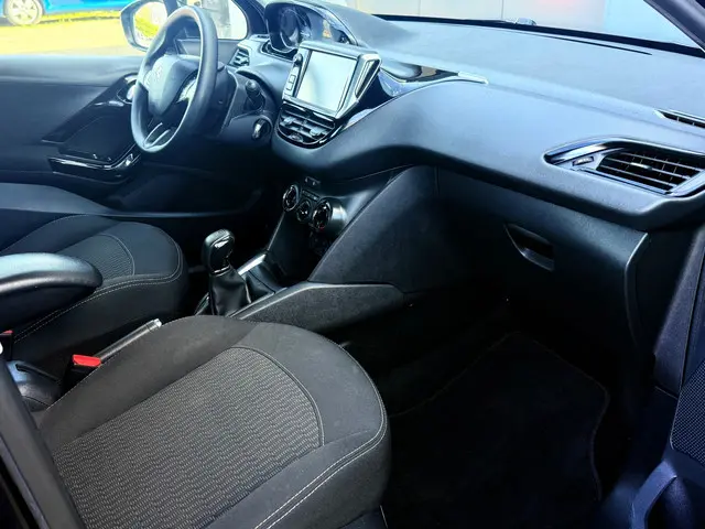 Peugeot 208 1.2 PureTech Blue Lion 2017 Benzine 11