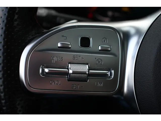 Mercedes-Benz GLA 250 e AMG 2021 Hybride Benzine 26