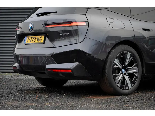 BMW iX xDrive40 Excellence 77 kWh 2022 Elektrisch 50