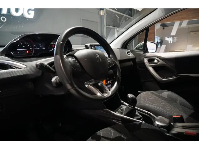 Peugeot 2008 1.2 PureTech Allure 2018 Benzine 4
