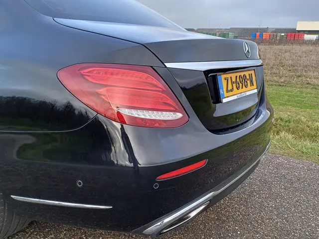 Mercedes-Benz E-Klasse 200 Prestige 2016 Benzine 13