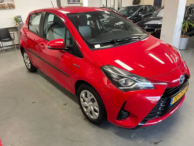 Toyota Yaris 1.5 Hybrid Design 2018 Hybride Benzine 4