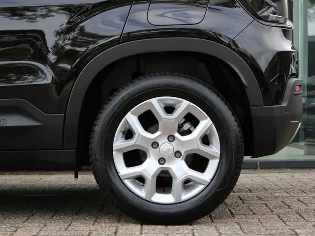 Jeep Avenger 1.2 Altitude 2024 Benzine 26