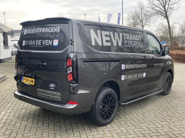 Ford Transit Custom 320 2.0 TDCI L1H1 Limited 2024 Diesel 6