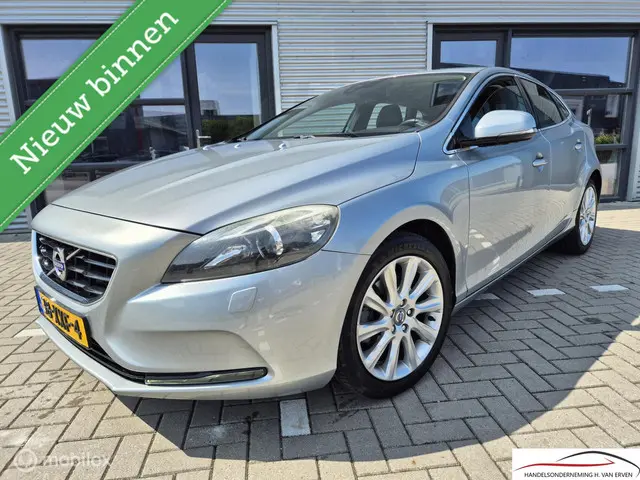 Volvo V40 3