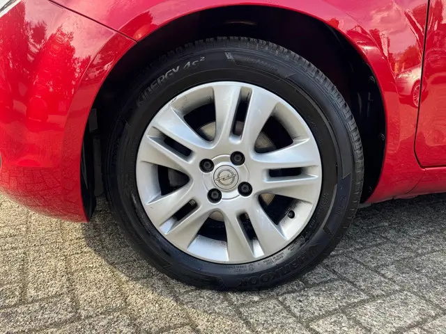 Opel Agila 1.0 Edition 2012 Benzine 13