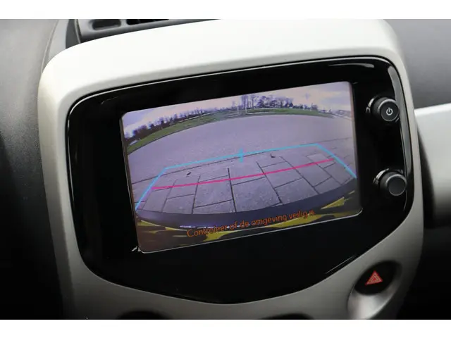 Toyota Aygo 1.0 VVT-i x-clusive, Airco, 2017 Benzine 6