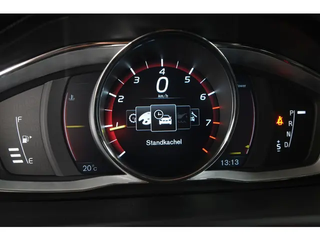 Volvo V60 2.0 T4 R-Design 2018 Benzine 23