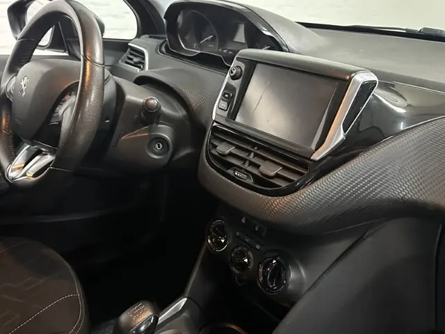 Peugeot 2008 1.2 PureTech Active 2016 Benzine 9
