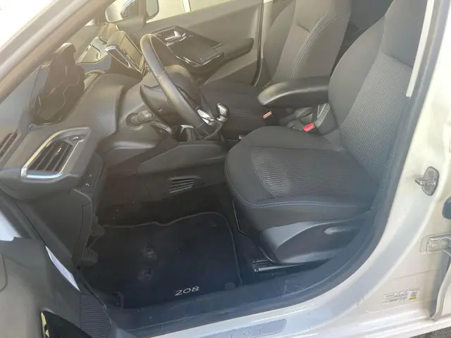 Peugeot 208 1.2 PureTech Signature 2019 Benzine