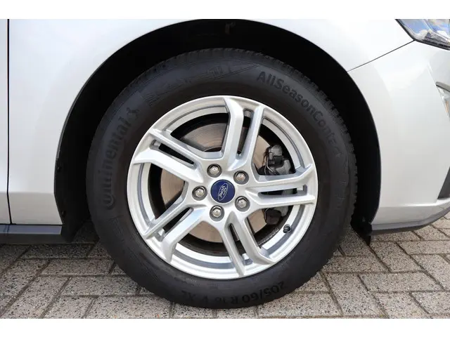 Ford Focus Wagon 1.0 Business 2021 Benzine 18