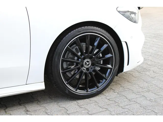 Mercedes-Benz B-Klasse 180 AMG 2019 Benzine 14