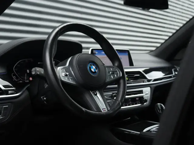 BMW 7 Serie 745e 2022 Hybride Benzine 16
