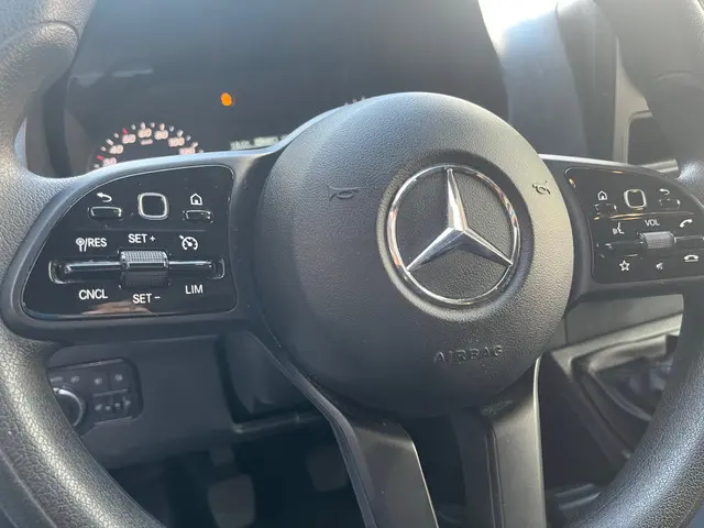Mercedes-Benz Sprinter 317 1.9 CDI L2H2 2022 Diesel 41