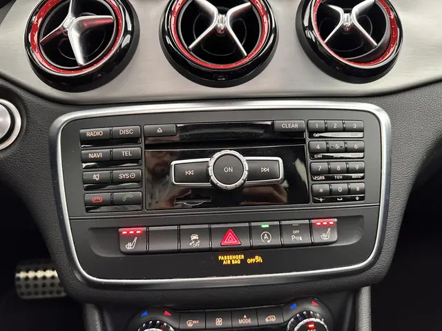 Mercedes-Benz GLA AMG 45 4MATIC 2015 Benzine 14