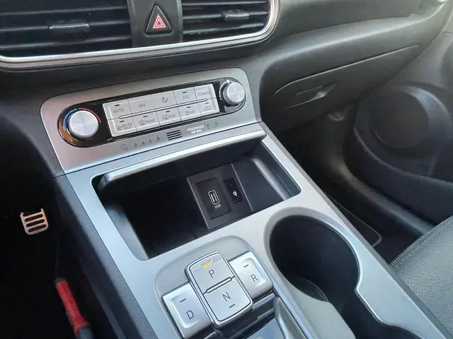 Hyundai Kona EV Premium 64 kWh 2020 Elektrisch 37