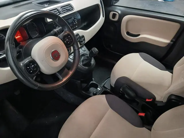 Fiat Panda 0.9 TwinAir Sempre - Schade 2013 Benzine 8