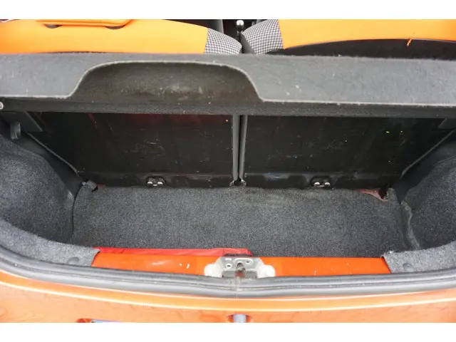 Toyota Aygo 1.0 VVT-i Dynamic Orange LED 2012 Benzine 14
